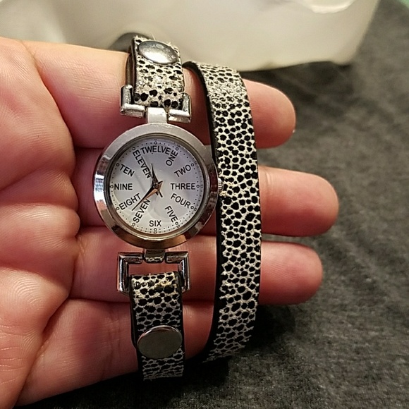 Wrap around watch - Picture 1 of 3